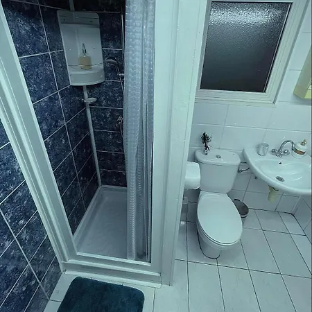 Comfortable Πρωταράς